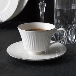 Chaozhou Factory Bone <strong>China</strong> <strong>Dinnerware</strong> Sets, Fine Bone <strong>China</strong> Set, <strong>Royal</strong> Crockery Porcelain <strong>Dinnerware</strong> Sets%