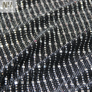 Tela <span class=keywords><strong>de</strong></span> Lentejuelas Cuadradas Plateadas con Efecto Espejo <span class=keywords><strong>de</strong></span> Nanyee Textile, sobre Jersey Brillante - Product Image 2