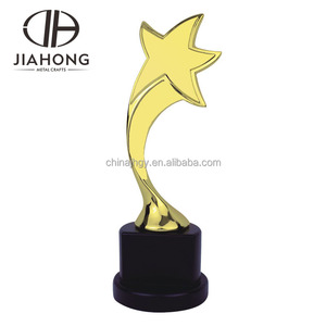 Fábrica barato al por mayor de plástico deportes mundo trofeo taza - Product Image 2