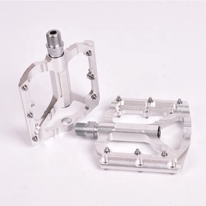 Pédale de vélo en alliage d'aluminium anodisé argenté sur mesure, service de fabrication CNC et usinage de métaux - Product Image 5