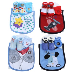 3 in 1 100% 순면 아기 양말, 턱받이 및 장갑 세트 - Product Image 2