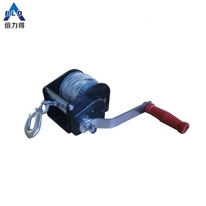 Treuil manuel pour bateau BLD SC800, 800 lb, vitesse variable, frein automatique, câble synthétique de 50 pieds, interrupteur à distance, rapport de transmission 3.2:1 - Product Image 1