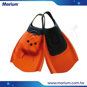 Hot Selling Water Flippers Short Blade Rubber Fins Surf Swimming Fins - Product Image 4