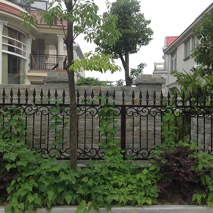 Vallas de hierro fundido de diseño personalizado simple barato valla de jardín de hierro forjado