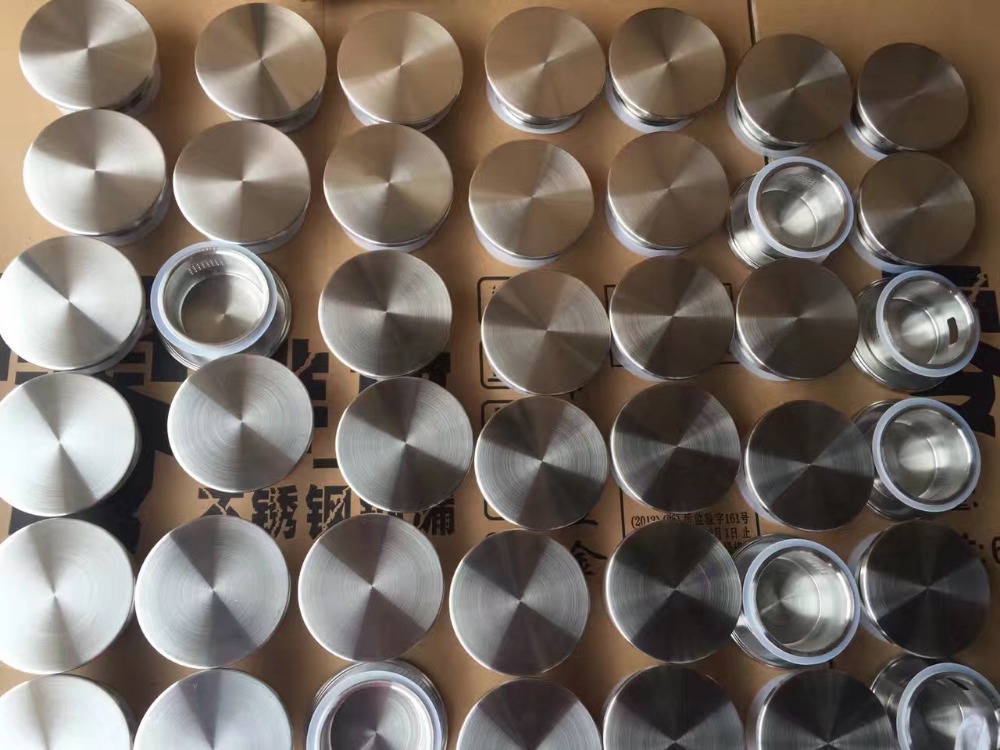 Haonai 60 Ounces Glass Water Pitcher with Lid, Hot/Cold Water Jug, Juice and Iced Tea Beverage Carafe