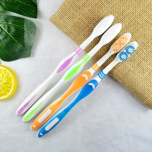 Uso doméstico profesional <span class=keywords><strong>al</strong></span> <span class=keywords><strong>por</strong></span> <span class=keywords><strong>mayor</strong></span> cepillo <span class=keywords><strong>de</strong></span> <span class=keywords><strong>dientes</strong></span> <span class=keywords><strong>de</strong></span> plástico barato para adultos - Product Image 3