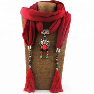 Украшенный бисером шарф с бусинами на шею с ожерельем