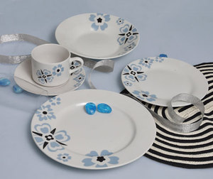 Service de table de 16 pièces en porcelaine, vaisselle avec motifs de <span class=keywords><strong>points</strong></span> <span class=keywords><strong>blancs</strong></span>, avec impression parfaite - Product Image 1