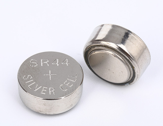 1.55V Buton Cell Battery SR44 Battery for Digital Caliper