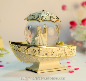 Favor de la boda de la nave de oro resina caja de música - Product Image 3