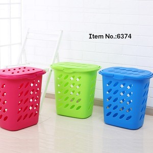 Cestas <span class=keywords><strong>de</strong></span> Lavandería Cuadradas <span class=keywords><strong>de</strong></span> <span class=keywords><strong>Plástico</strong></span> Azul HQ6374 con Asa y Tapa - Product Image 3