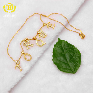 FS grosir liontin alfabet bahasa Inggris perhiasan tembaga dilapis emas Fashion untuk hadiah - Product Image 3