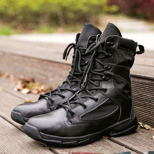 <span class=keywords><strong>Bottes</strong></span> tactiques super légères pour l'entraînement de randonnée en plein air Semelle extérieure en caoutchouc à fermeture éclair en <span class=keywords><strong>cuir</strong></span> <span class=keywords><strong>noir</strong></span> pour les saisons d'été et d'hiver - Product Image 4