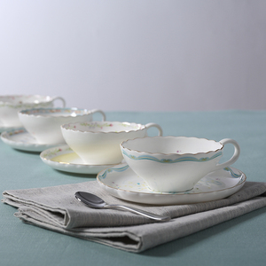 Hot Sale English Style Hotel Home Used Luxury Floral Design Wedding Used Bone China <strong>Cup</strong> <strong>Saucer</strong> <strong>Set</strong> - Product Image 2