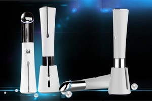 2018 <span class=keywords><strong>Beauty</strong></span> Care Vibration Face Massager Electronic Eye Care Tool Dispositivo de tratamiento de arrugas de la belleza del ojo - Product Image 1