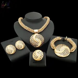 Latest Luxury Big Dubai Gold Plated Crystal Necklace Jewelry Sets Fashion Nigerian Wedding African Beads Costume Jewelry