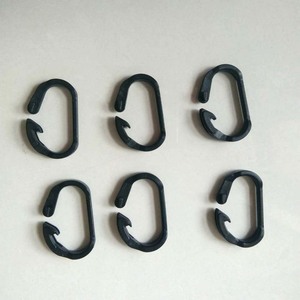 Gancho en C Negro Resistente a los Rayos UV para Conectar Redes de Sombra, Gancho en C para Conectar con Ojal y Cable o Red con Autoconexión - Product Image 2