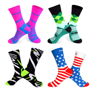 Chaussettes de cyclisme, de course à pied et de basketball Darevie personnalisées - Product Image 5