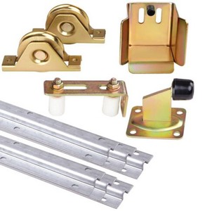 Kit de quincaillerie pour portail coulissant - Roues, rail, garde-porte, guide-rouleau - Product Image 1