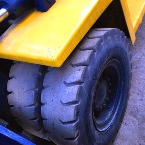 รถยก FD100 Komatsu มือสองสภาพดี - Product Image 3