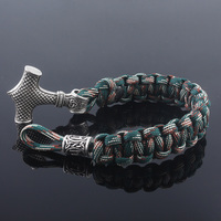 Bracelet en paracorde camouflage militaire avec pendentif marteau de Thor et runes vikings