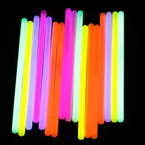 Kimyasal neon 8 ''hafif parlamalı karanlık sopa 10*200mm parlak çubuk kolye
