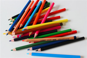 Promosi Kayu Alami Tunggal Berwarna Pensil Ramah Lingkungan Warna Pensil Kualitas Tinggi 12 Pensil Warna Set