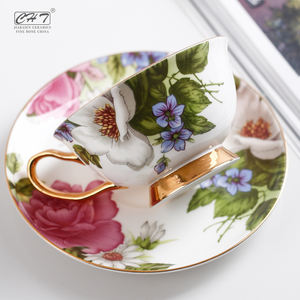 Bone china tazza di ceramica sveglio tè <span class=keywords><strong>caffè</strong></span> tazza di <span class=keywords><strong>caffè</strong></span> piattino di stampa del fiore personalizzato fabbrica <span class=keywords><strong>con</strong></span> manico d'oro logo tazza da tè - Product Image 4
