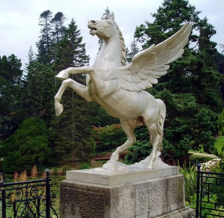 Estatuetas artísticas de animais feito sob encomenda, tamanho de <span class=keywords><strong>vida</strong></span> cavalo voador com estátua de asas
