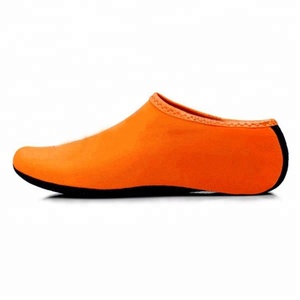 High Quality Colorful Neoprene <strong>Beach</strong> <strong>Socks</strong> for Adults Water Sports - Product Image 2
