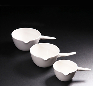 Assiette à points blancs en porcelaine Tiandi Labs avec 12 creux - Product Image 5