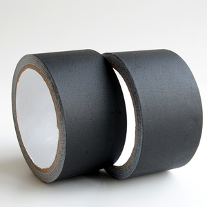 <span class=keywords><strong>Ruban</strong></span> <span class=keywords><strong>adhésif</strong></span> <span class=keywords><strong>noir</strong></span> en tissu mat en vinyle non réfléchissant à faible brillance à forte adhérence pour l'industrie cinématographique du divertissement - Product Image 1