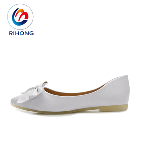 Nouvelles chaussures décontractées pour femmes en cuir blanc à talon compensé, confortables, élégantes, pour l'été et l'extérieur, avec logo personnalisé - Product Image 3