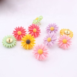 Chất Lượng Cao Hoa Hình Ngón Tay Cái Tacks <span class=keywords><strong>Push</strong></span> <span class=keywords><strong>Pins</strong></span> Được Sử Dụng Cho Phụ Kiện Trang Trí - Product Image 4