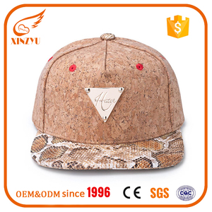 Casquettes Snapback à 5 panneaux en cuir <span class=keywords><strong>de</strong></span> serpent avec plaque dorée et visière en métal – Prix abordable - Product Image 2