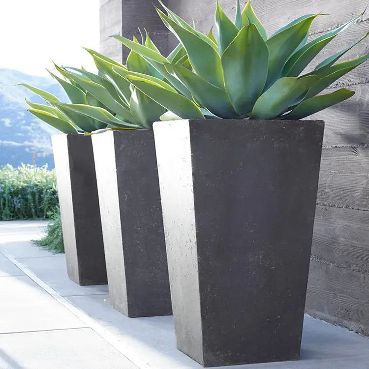 Factory Sales Light Weight Durable Large Black Tall Metal Steel Planters For Home And Garden