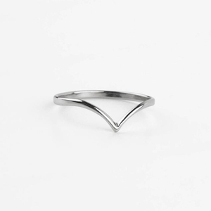 แหวนทองชุบ 18K ดีไซน์เรียบหรู แหวนทองบางเรียบง่ายสำหรับผู้หญิง - Product Image 2