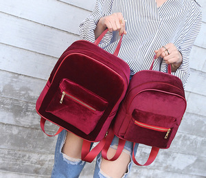 Ba Lô Nhung Nữ Chần Bông Màu Xanh Dương, Ba Lô Nữ Bằng Nhung Mềm Màu Sáng - Product Image 2