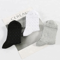 Vente en gros en Chine de lots en stock fabriqués en Chine Chaussettes à pois pour hommes