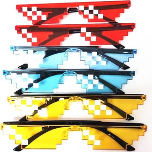 Lunettes de soleil pixel 8 bits, monture PC, protection UV400, pour les fans de jeux vidéo, cadeaux de fête, couleur transparente, style Thug Life, unisexe - Product Image 2