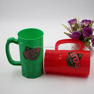 Tazze da birra in plastica Talisman con manico, grandi 20 once/600 ml, confezione da 6, colori assortiti - Product Image 5