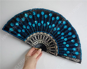 Abanico de mano de plástico con encaje impreso con Logo personalizado barato para eventos - Product Image 2