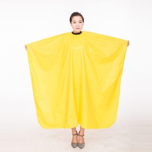 Mantella da Parrucchiere Personalizzata Vinnie, Comoda, Antistatica e Impermeabile per Saloni di Bellezza - Product Image 4