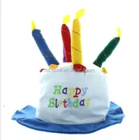बच्चे पार्टी मोमबत्तियों के साथ खुश जन्मदिन का केक टोपी महसूस किया