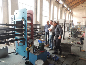 Piso <span class=keywords><strong>de</strong></span> goma vulcanizador prensa / suelo <span class=keywords><strong>de</strong></span> goma <span class=keywords><strong>de</strong></span> vulcanización <span class=keywords><strong>de</strong></span> prensa / baldosas <span class=keywords><strong>de</strong></span> goma <span class=keywords><strong>de</strong></span> <span class=keywords><strong>la</strong></span> línea <span class=keywords><strong>de</strong></span> fabricación - Product Image 6