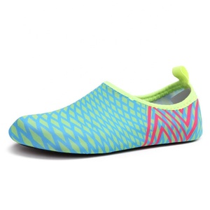 Personnaliser Pieds Nus à séchage Rapide Antidérapant Estivale Aquatique Imperméable Chaussures De Plage Pantoufles - Product Image 2