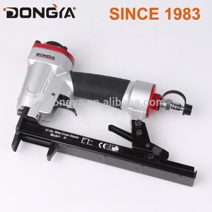 <span class=keywords><strong>Grapadora</strong></span> neumática <span class=keywords><strong>para</strong></span> colchón 8016, pistola <span class=keywords><strong>grapadora</strong></span> de aire, clavadoras de aire, pistola de clavos en U <span class=keywords><strong>para</strong></span> decoración de muebles, soporte personalizado ODM - Product Image 3