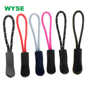 Bán buôn dây kéo Silicone Kéo Túi Du Lịch VaLi quần áo Lều ba lô pullers cho may mặc cao su thiết kế tùy chỉnh logo màu Đen - Product Image 2
