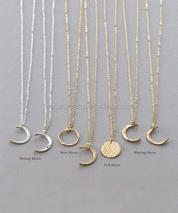Oro Semplicemente disegno martellato Crescent Moon pendente di Fase Lunare Collane - Product Image 2