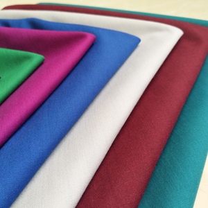 Vải Nguyên Liệu Dệt Cotton Tùy Chỉnh Giá Rẻ Vải Poplin 100% Cotton Nhuộm Màu Trơn Cho Áo Sơ Mi - Product Image 2